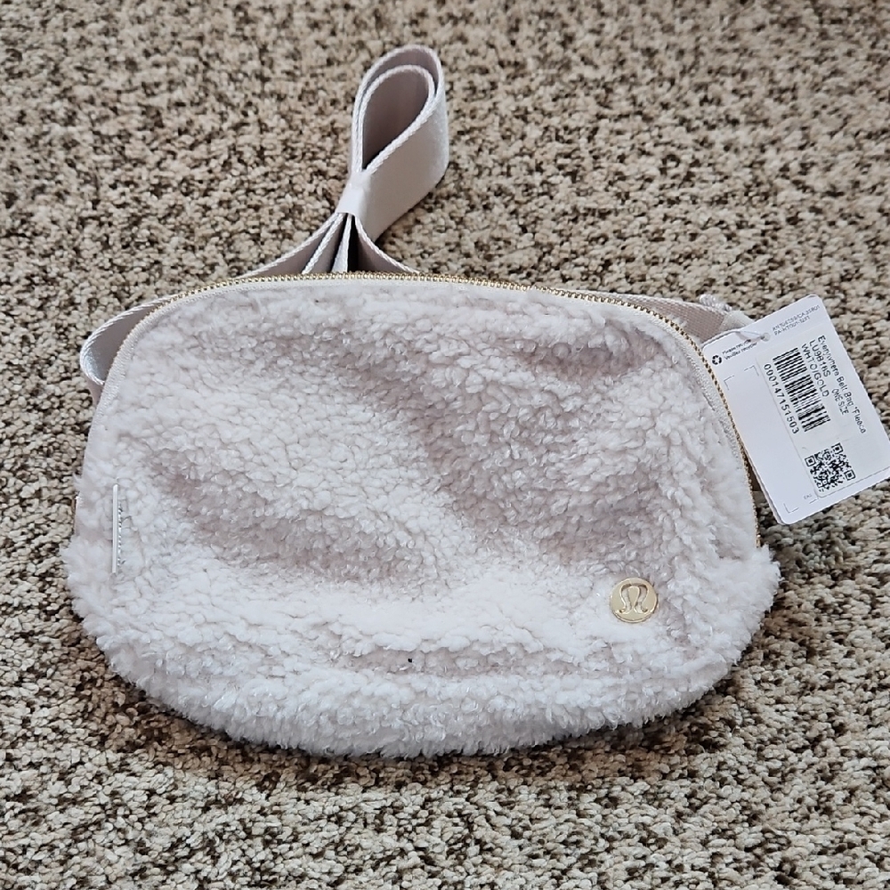 Brand New With Tags Lululemon athletica Everywhere Fleece Belt Bag